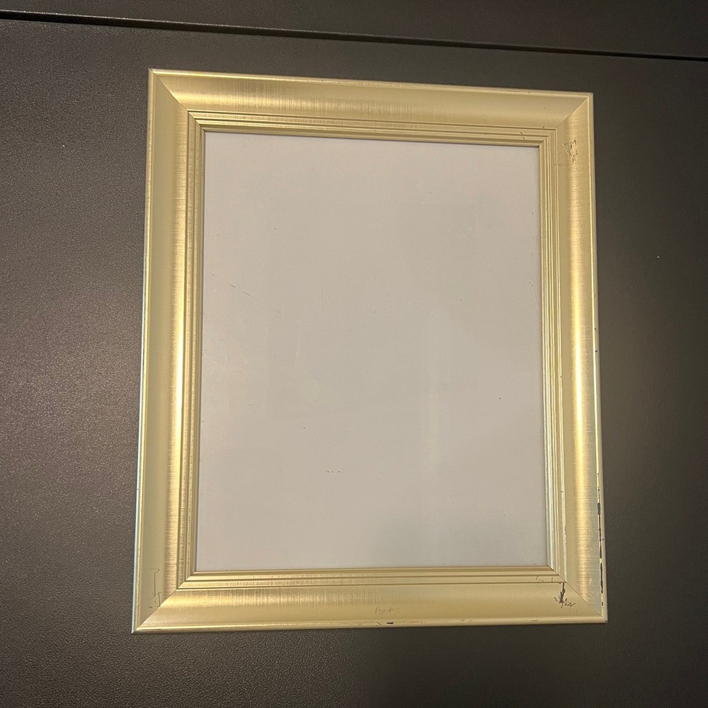 Hobby Lobby Picture Frame Unisex 8x10 Gold Good Metallic Easel Back 93120